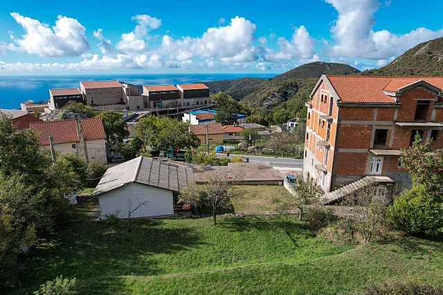 Urbanized Plot with Sea View and Own Water Source – Lapčići, 1,000 m² — photo 10