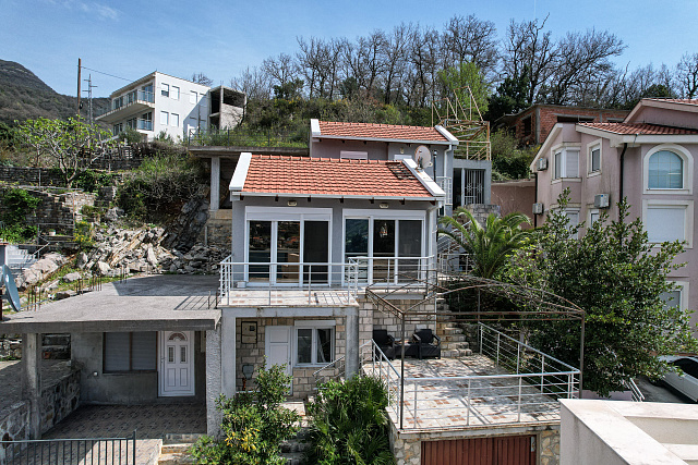 1668 Tivat Lepetani Villa 3r 145m2 — photo 1