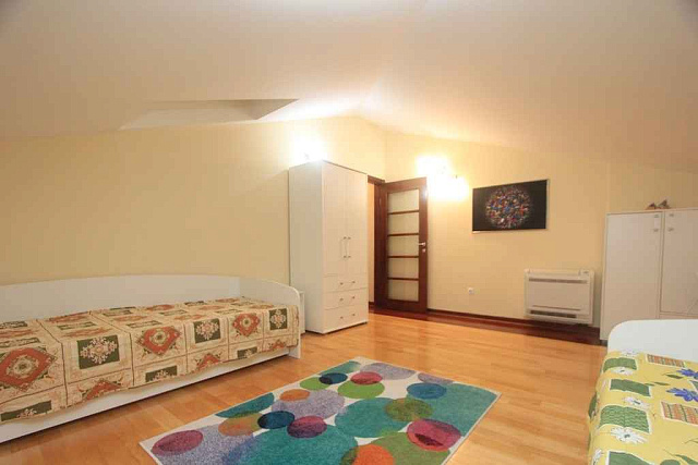Spacious apartment in the center of Budva — photo 7