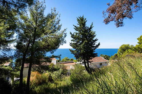 Sea-view land plot in Šušanj, 150 m from the beach — 950 m² — photo 3