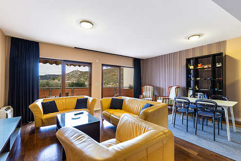 Two-Bedroom Apartment 84 m² in Pržno