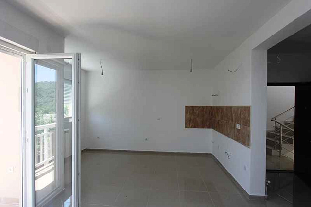 Building in Herceg Novi — photo 8