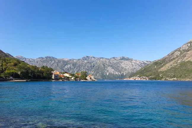 For sale three bedroom apartment in Stoliv on the first line to the sea