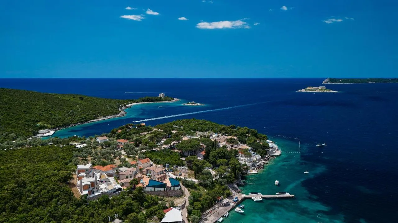 LUXURY VILLA IN LUŠTICA, NEAR MIRIŠTA — A PRIVATE PARADISE IN ONE OF THE ADRIATIC’S MOST EXCLUSIVE LOCATIONS