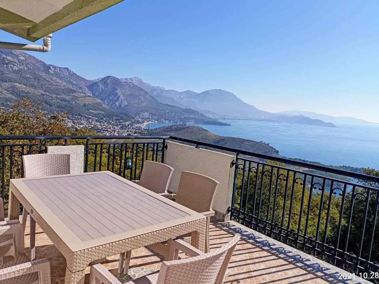 House with three apartments in Zagrađe, Sutomore — 450 m²