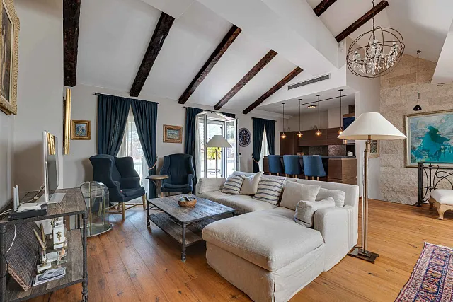 Charming duplex apartment in the heart of the old town of Budva — photo 4