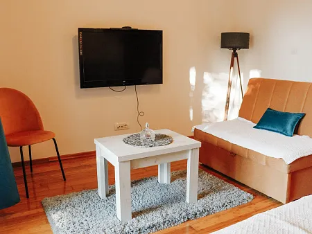Apartment in Risan 65m2 with one bedroom near the sea
