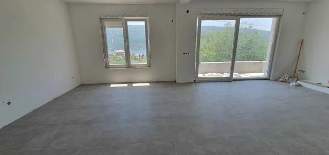 Apartments in new building in Kumbor 
