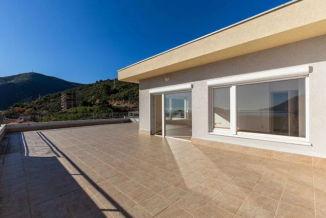 Apartment with an unforgettable sea view in Budva — photo 6