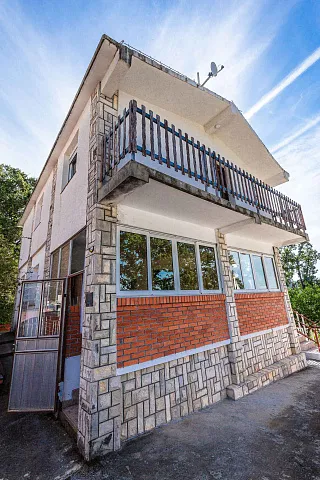 House with a terrace and sea view in Bar — photo 4
