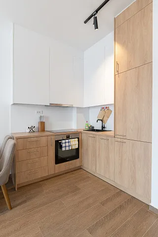 Sunny one-bedroom apartment of 42 m² in Budva, close to the sea. — photo 6