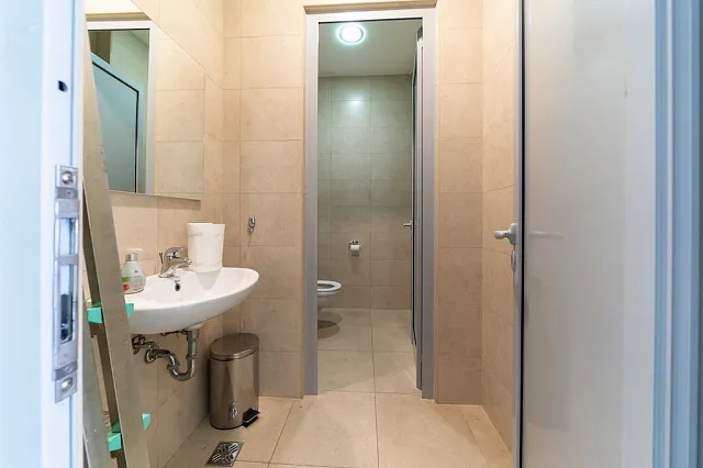 Modern office space in TQ Plaza Budva with sea view — photo 8