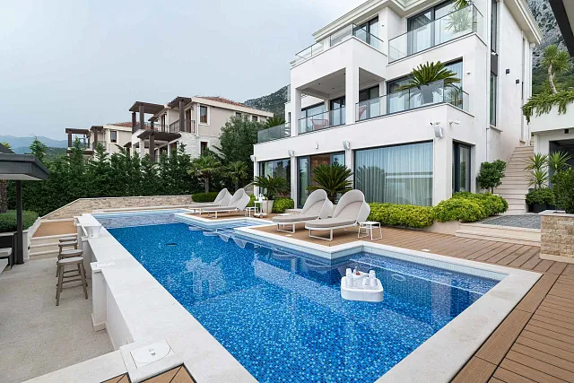 Exclusive Villa in Blizikuće, near Sveti Stefan — photo 26