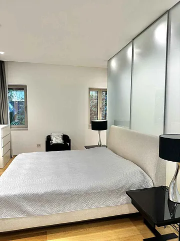 Luxurious apartment in Budva with sea view — photo 8