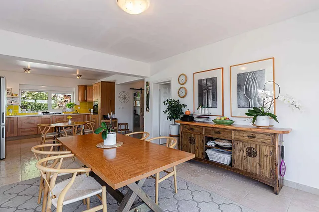 Family Home with Panoramic Nature Views — photo 62