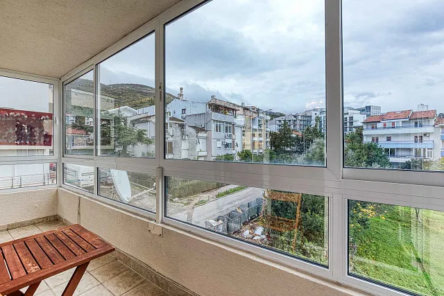 Apartment with 2 bedrooms in Bečići — photo 11
