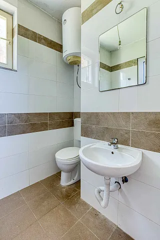 1,2 floors in House for sale in Pržno, near Sveti Stefan – prime location.