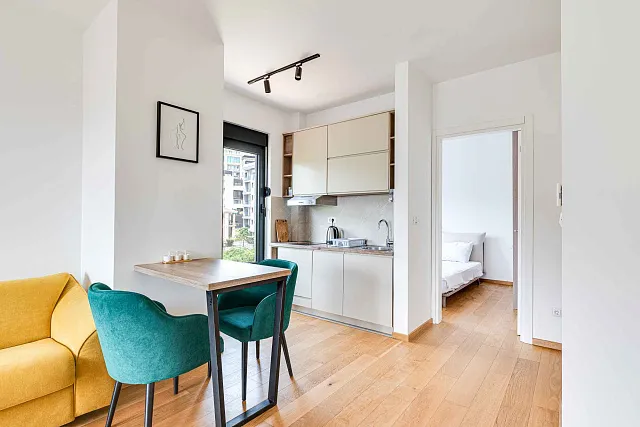Furnished one bedroom apartment with a sea view and garage space in a new building — photo 5