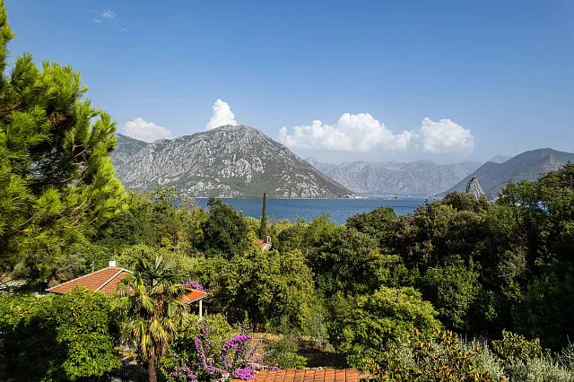 BEAUTIFUL STONE HOUSE IN LIPCI – AN AUTHENTIC HOME IN THE BAY OF KOTOR — photo 16