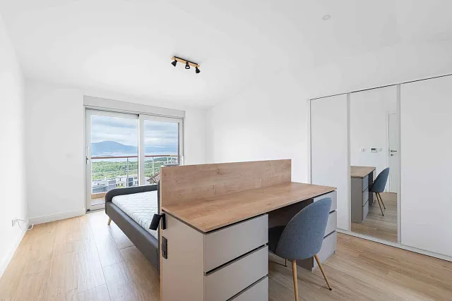 Luxury penthouse with spectacular sea views — photo 22