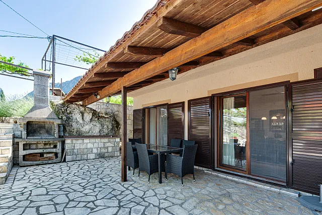 Exclusive Modern House with Authentic Character, Wine Cellar and Panoramic Views — photo 17