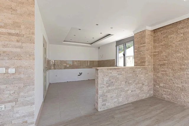 Penthouse in Ulcinj with sea view — photo 15