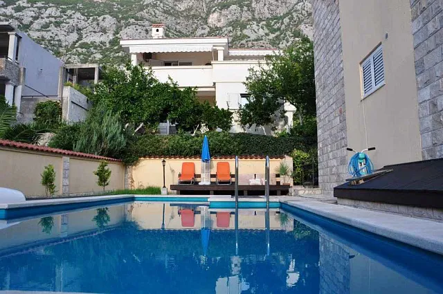 House in with pool in Dobrota — photo 4
