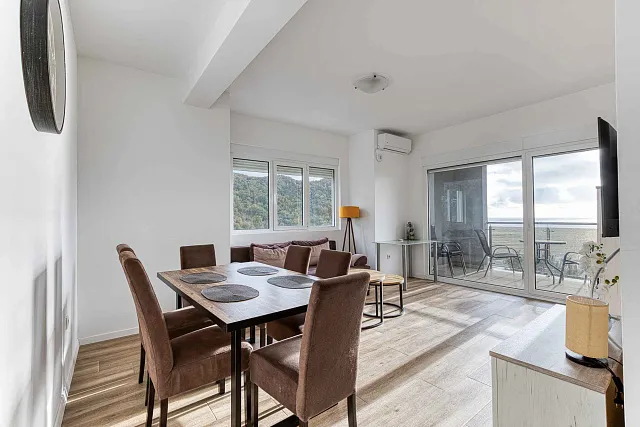 A bright and comfortable 65 m² apartment in Rafailovići — photo 6
