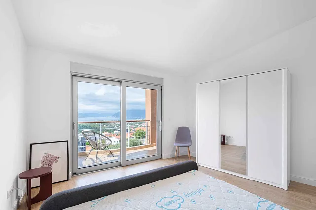 Luxury penthouse with spectacular sea views — photo 7