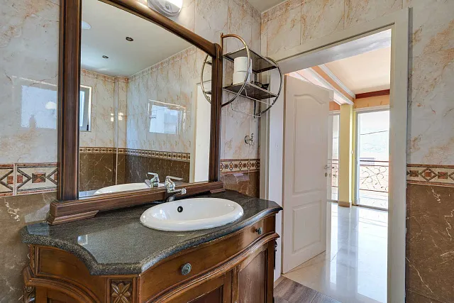 Spacious house with sea views in the picturesque area of ​​Djurashevichi — photo 33