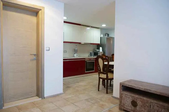 Apartment with two bedrooms and sea views in Kotor — photo 5