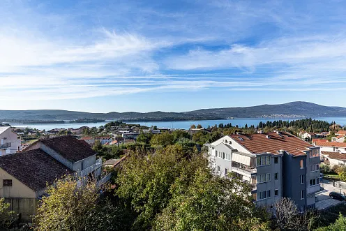 Apartments in a new building in Tivat