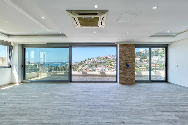 Penthouse in Ulcinj with sea view — photo 6