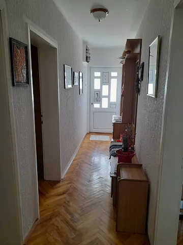 Three-story family house — photo 11