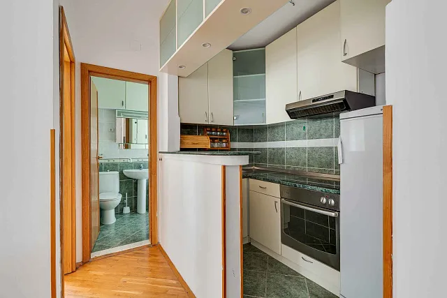 One bedroom apartment in Rafailovici near the sea — photo 7