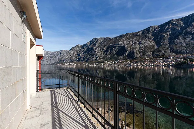 A luxurious three-story villa on the first sea line in  Kotor — photo 76