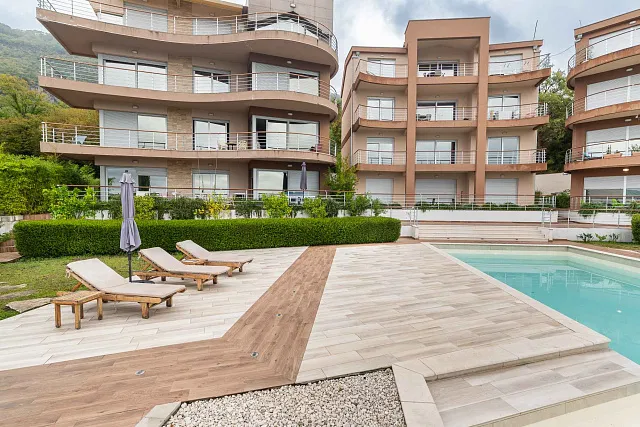 For Sale: Spacious Three-Bedroom Apartment with Sea View and a 40 m² Terrace