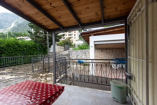 Townhouse by the sea in Dobrota — photo 9