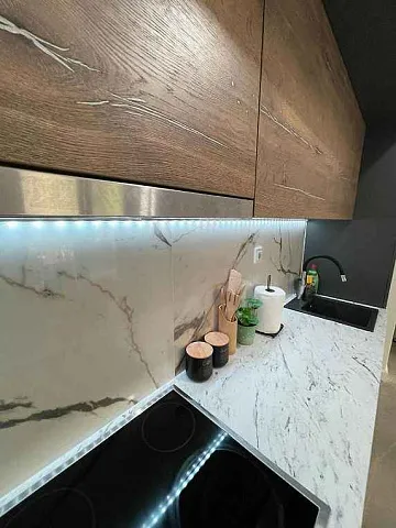 One bedroom apartment in a newly built complex in Bečići with a swimming pool on the roof — photo 4