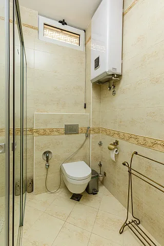 Elegance and serenity in a luxurious villa with natural views. — photo 32