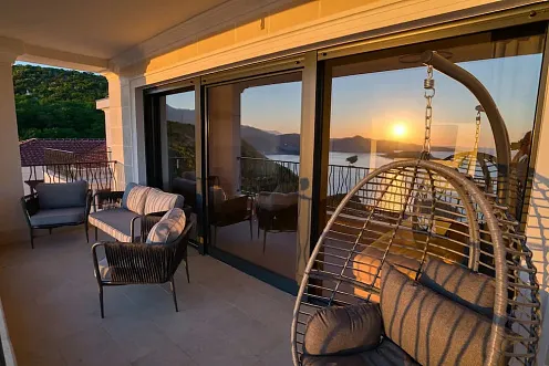 3-Bedroom Apartment, 90 m², Blizikuće — Sea View of Sveti Stefan