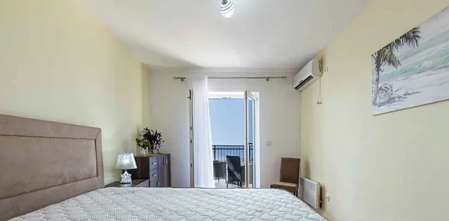 Spacious duplex apartment with sea view in Sveti Stefan — photo 36