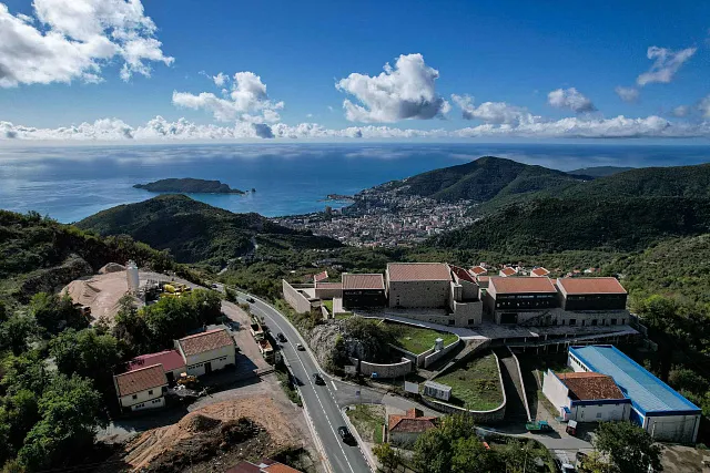 Urbanized Plot with Sea View and Own Water Source – Lapčići, 1,000 m² — photo 5