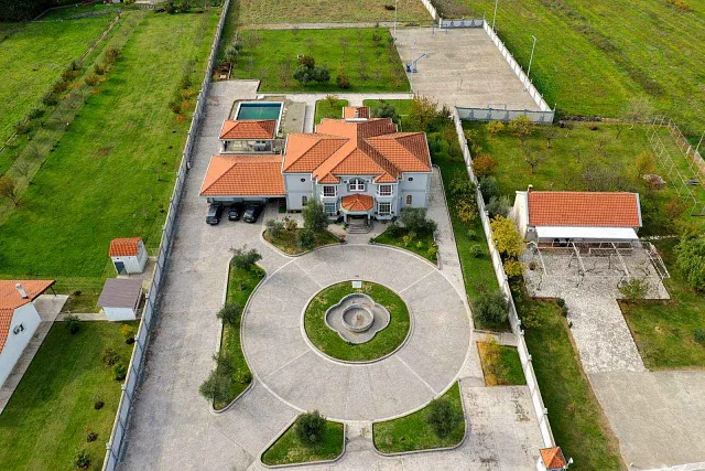 Luxury Villa with Endless Opportunities — photo 4