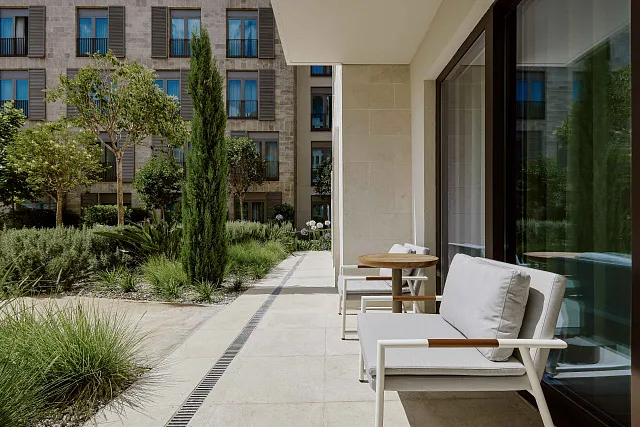 LUXURIOUS TWO BEDROOM APARTMENT — photo 11