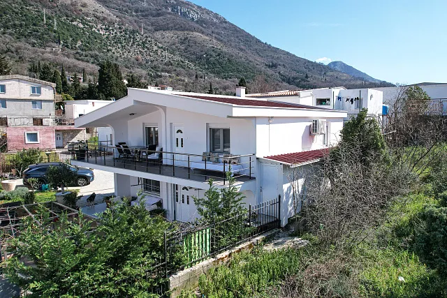 Two-storey spacious house in Sutomore — photo 27