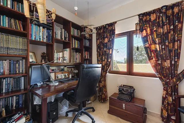 Exclusive Modern House with Authentic Character, Wine Cellar and Panoramic Views — photo 15