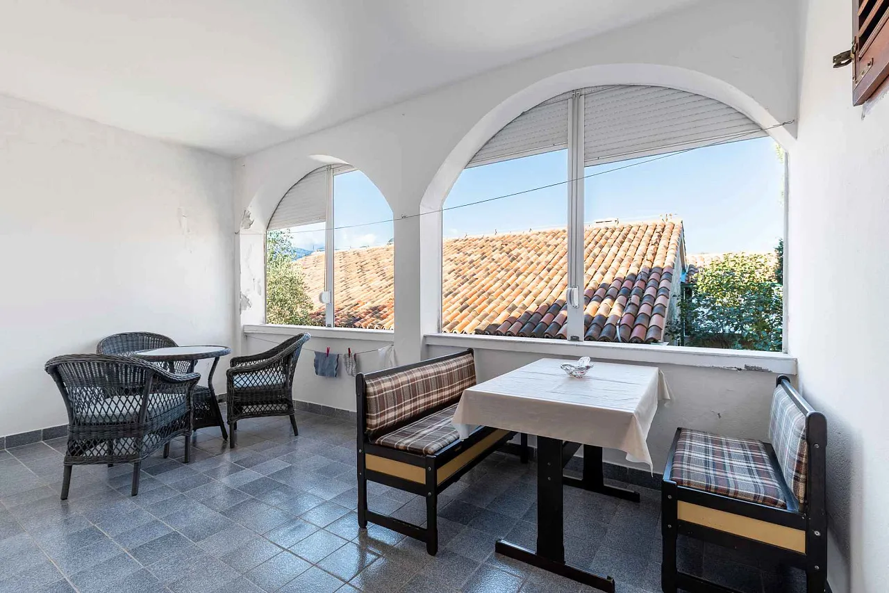 3-bedroom apartment, 90 m², with a partial sea view from the terrace