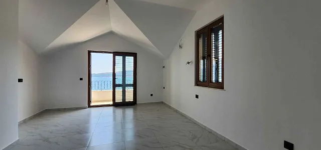 Spacious and bright apartments with panoramic sea views — photo 18