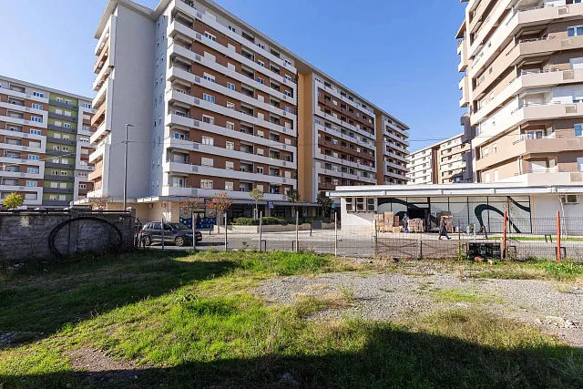 Office and retail center in the final stage on a 652 m² land plot in the center of Podgorica — photo 4
